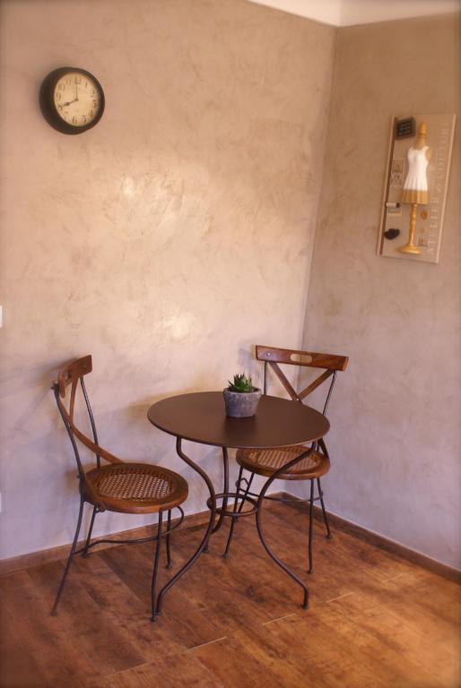 Le Crillon Hotel Murs  Ruang foto