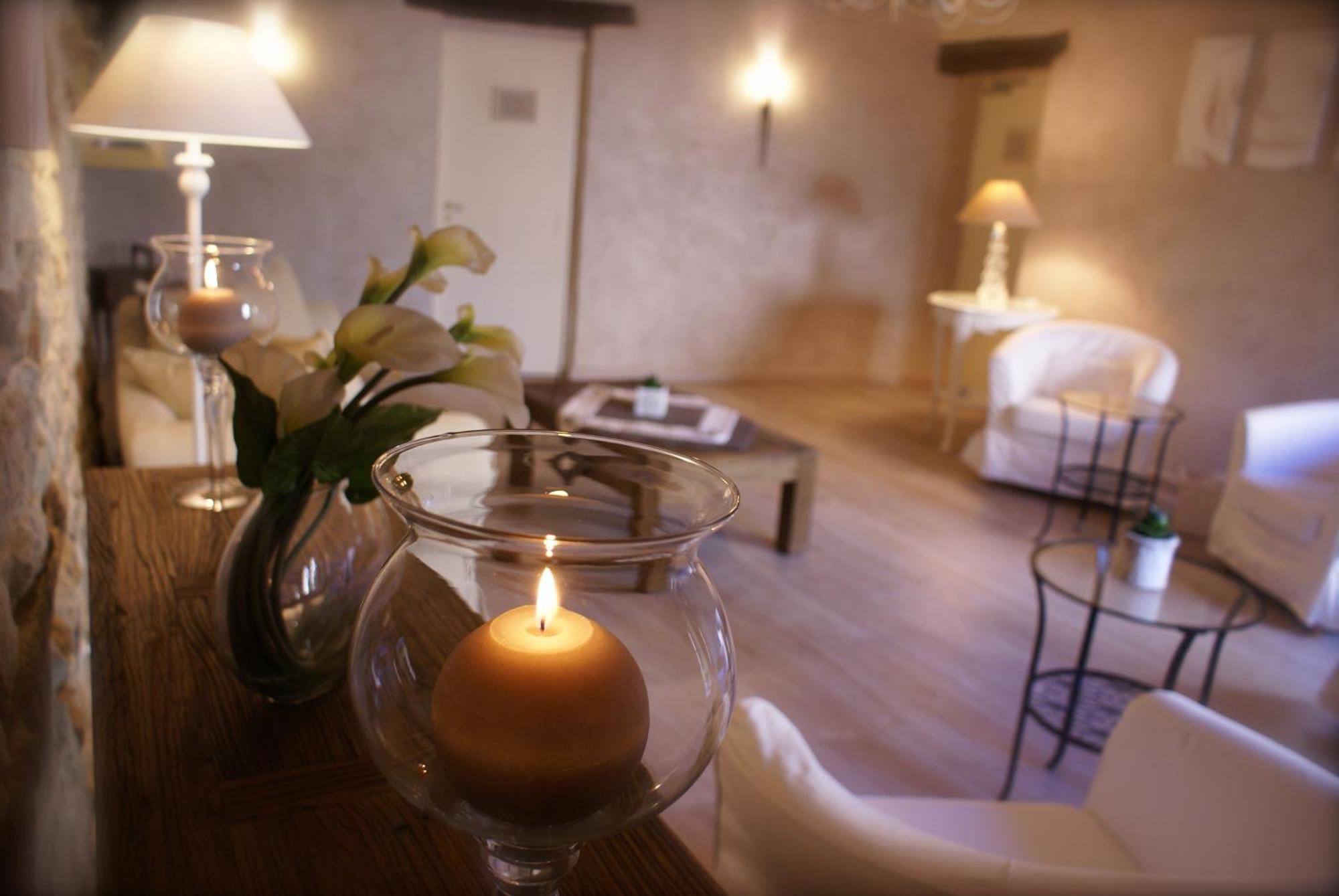 Le Crillon Hotel Murs  Bagian luar foto