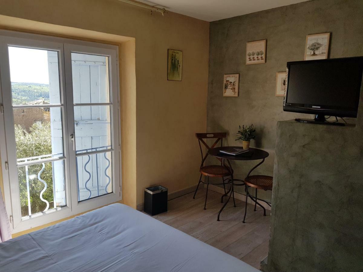 Le Crillon Hotel Murs  Bagian luar foto