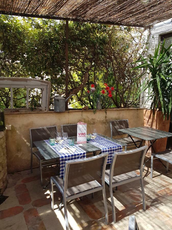 Le Crillon Hotel Murs  Bagian luar foto