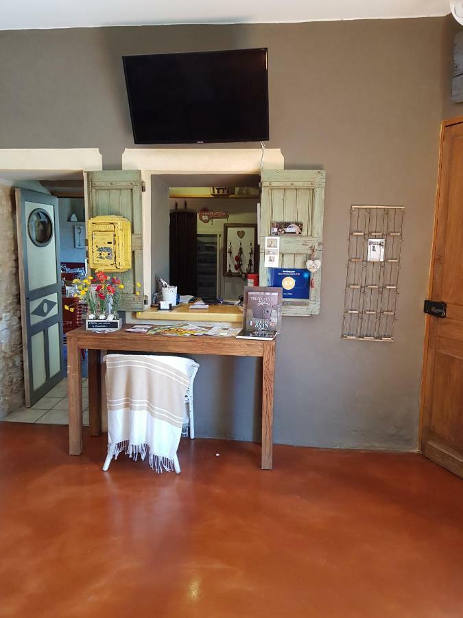 Le Crillon Hotel Murs  Bagian luar foto