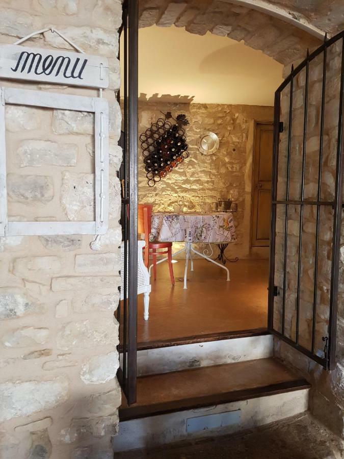 Le Crillon Hotel Murs  Bagian luar foto